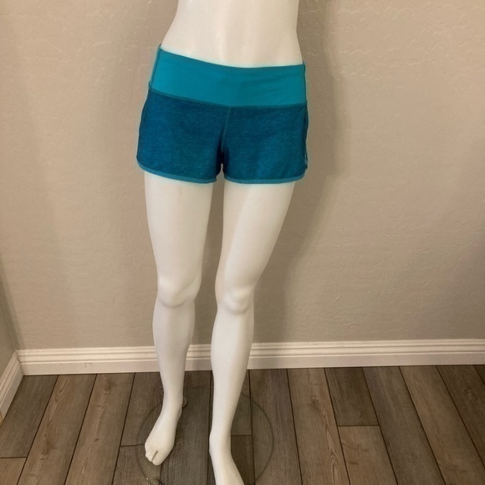 Lululemon Athletica Teal Aqua Speed Up Lined Shorts Size 6